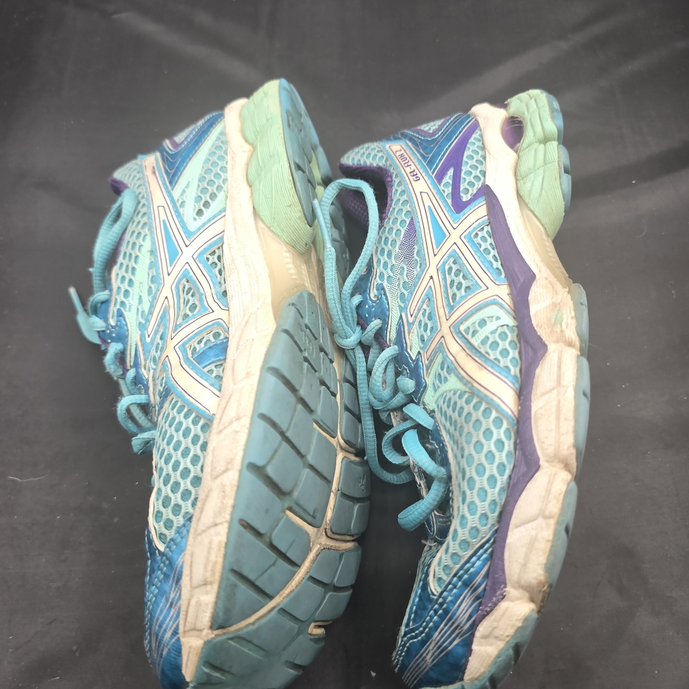 Asics Blue and White Athletic Shoes with‎ Breathable Mesh and Cushioned Sole